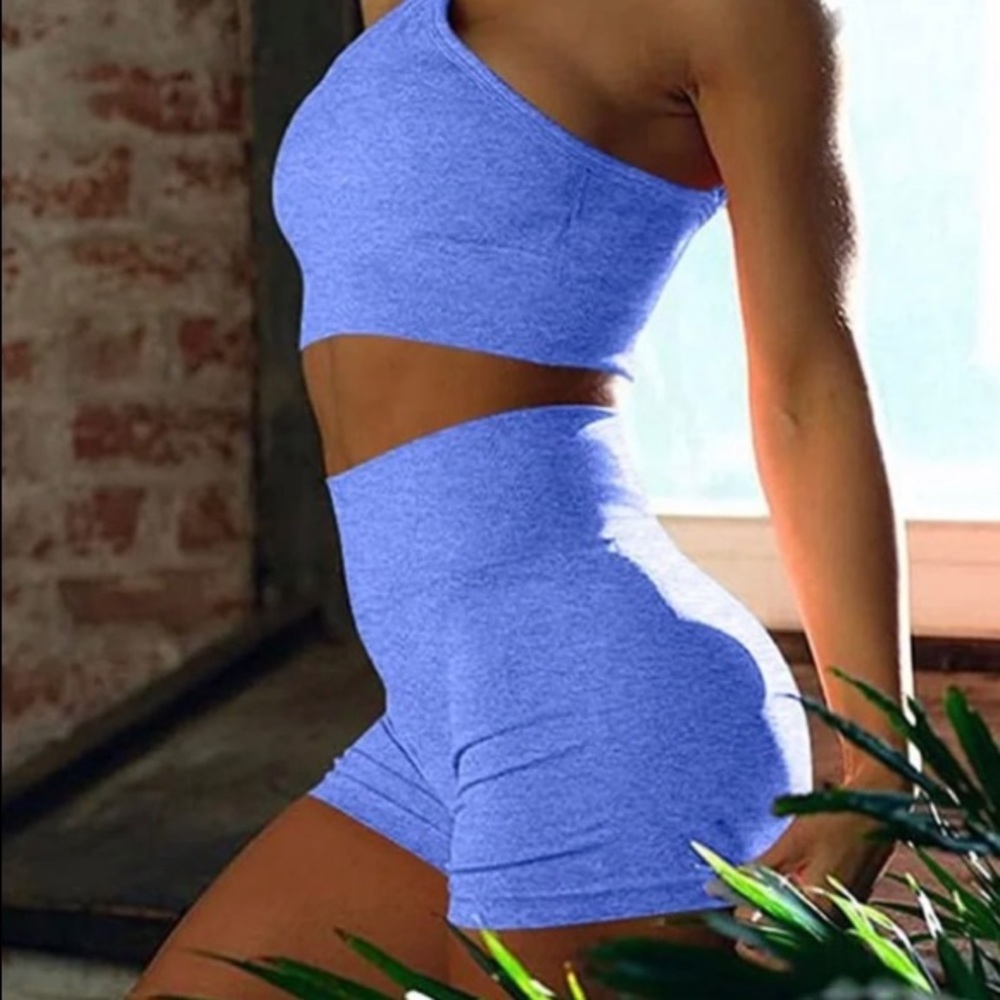 AMAZING WORKOUT SHORT AND TOP WORKOUT SET